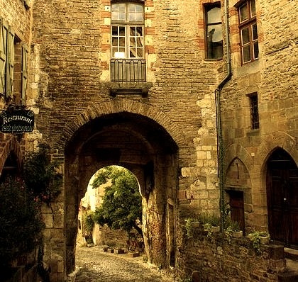 Portal, Cordes-sur-Ciel, France